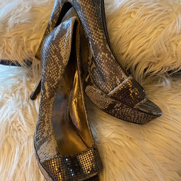 High Shoes - Picture 4 of 4